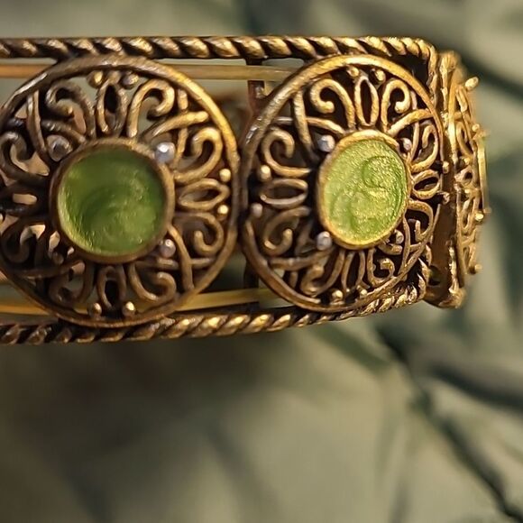 Vintage faux browse with green medallion stations (12) - Picture 4 of 5